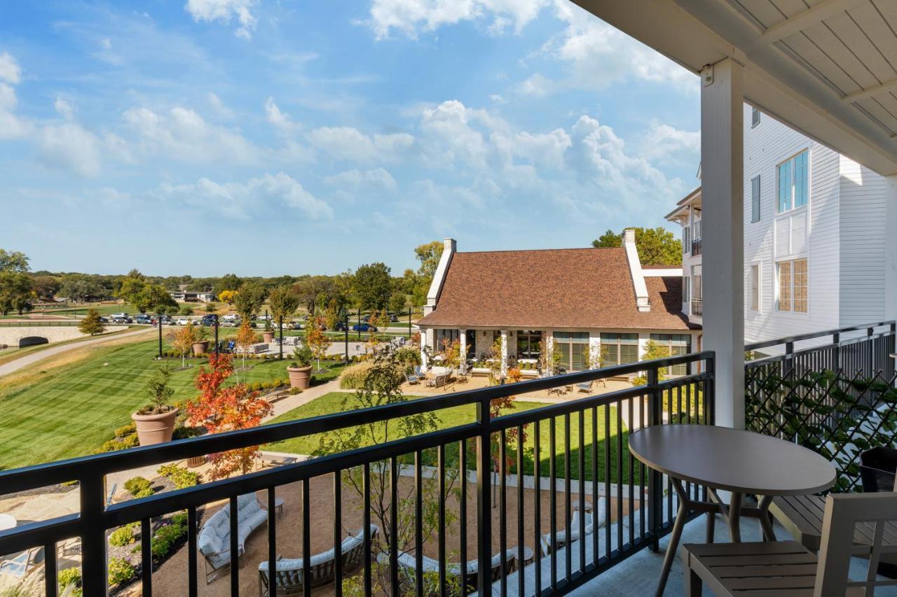 The Inn At Meadowbrook Overland Park Kültér fotó